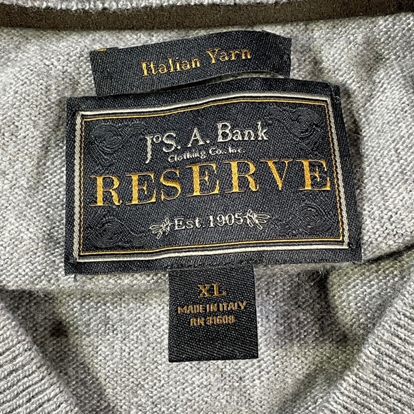 Jos A Bank Reserve Sweater Mens XL Gray V Neck Italian Yarn Italy Holiday Preppy - Picture 2 of 11